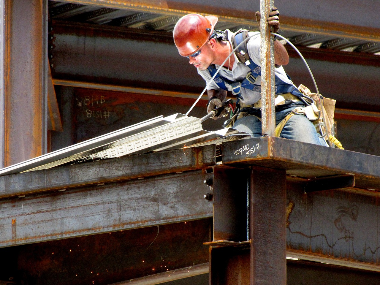 découvrez les fonctionnalités et applications de la lance à souder, un outil essentiel pour les professionnels et les amateurs de bricolage. apprenez à l'utiliser en toute sécurité, à choisir le bon modèle et à réaliser des travaux de précision, que ce soit en plomberie, en soudure ou en cuisine.