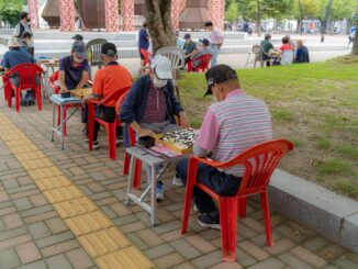 Jeux pour personnes âgées : Stimulation, convivialité et bien-être